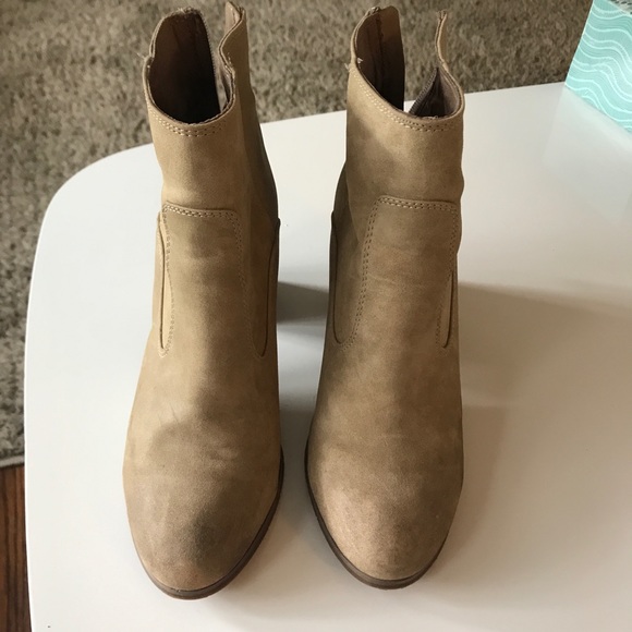 BC Crew Boot In Taupe - Picture 2 of 8